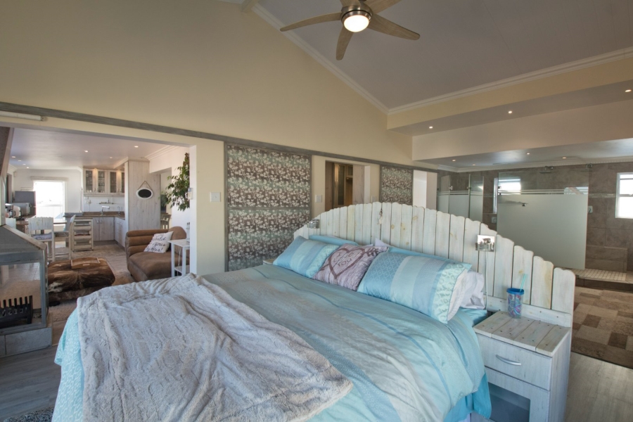 4 Bedroom Property for Sale in Outeniqua Strand Western Cape